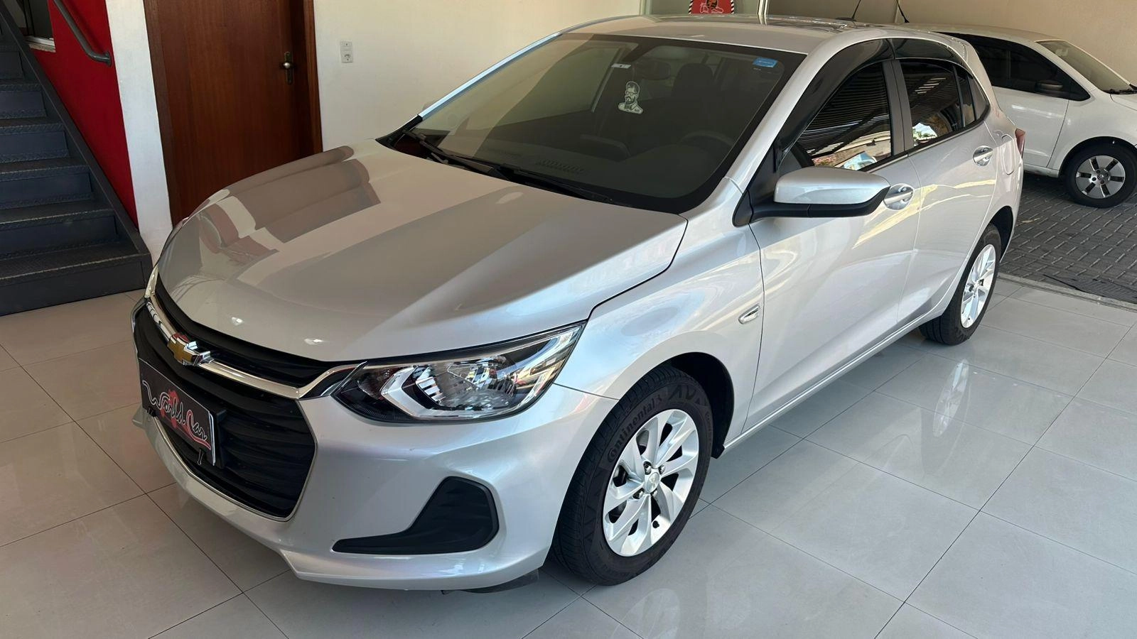 Compre já Chevrolet ONIX 1.0 LT2 12V HATCH World Car Veículos | Novos e Seminovos em Guaíba RS