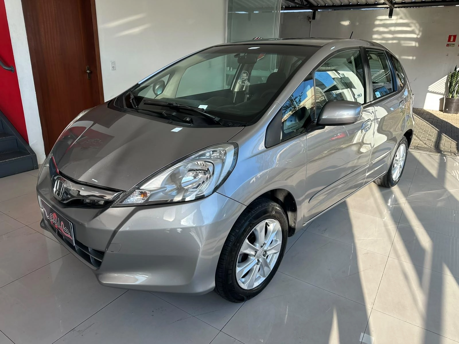 Compre já Honda FIT - 1.4 LX 8V - World Car Veículos | Novos e Seminovos em Guaíba RS