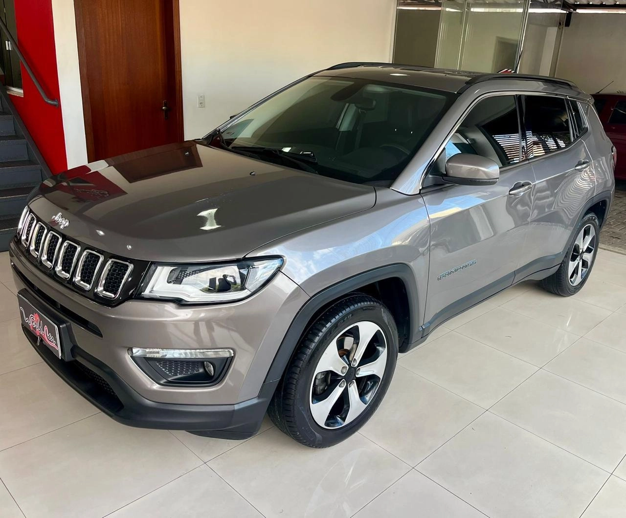 Compre já Jeep COMPASS 2.0 SPORT 4X2 16V World Car Veículos | Novos e Seminovos em Guaíba RS